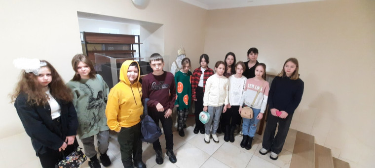 22 февраля 5 В класс посетил театральную постановку "Эмиль из Лённеберги"..